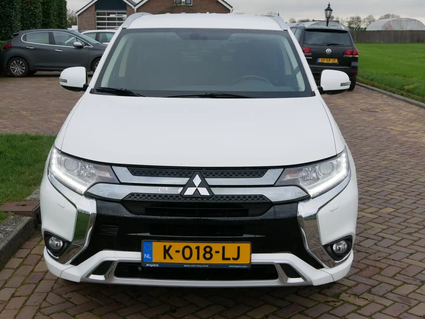 Mitsubishi Outlander 2.4 PHEV Pure 2021 AWD CARPLAY **10899**NETTO Weiß - 2