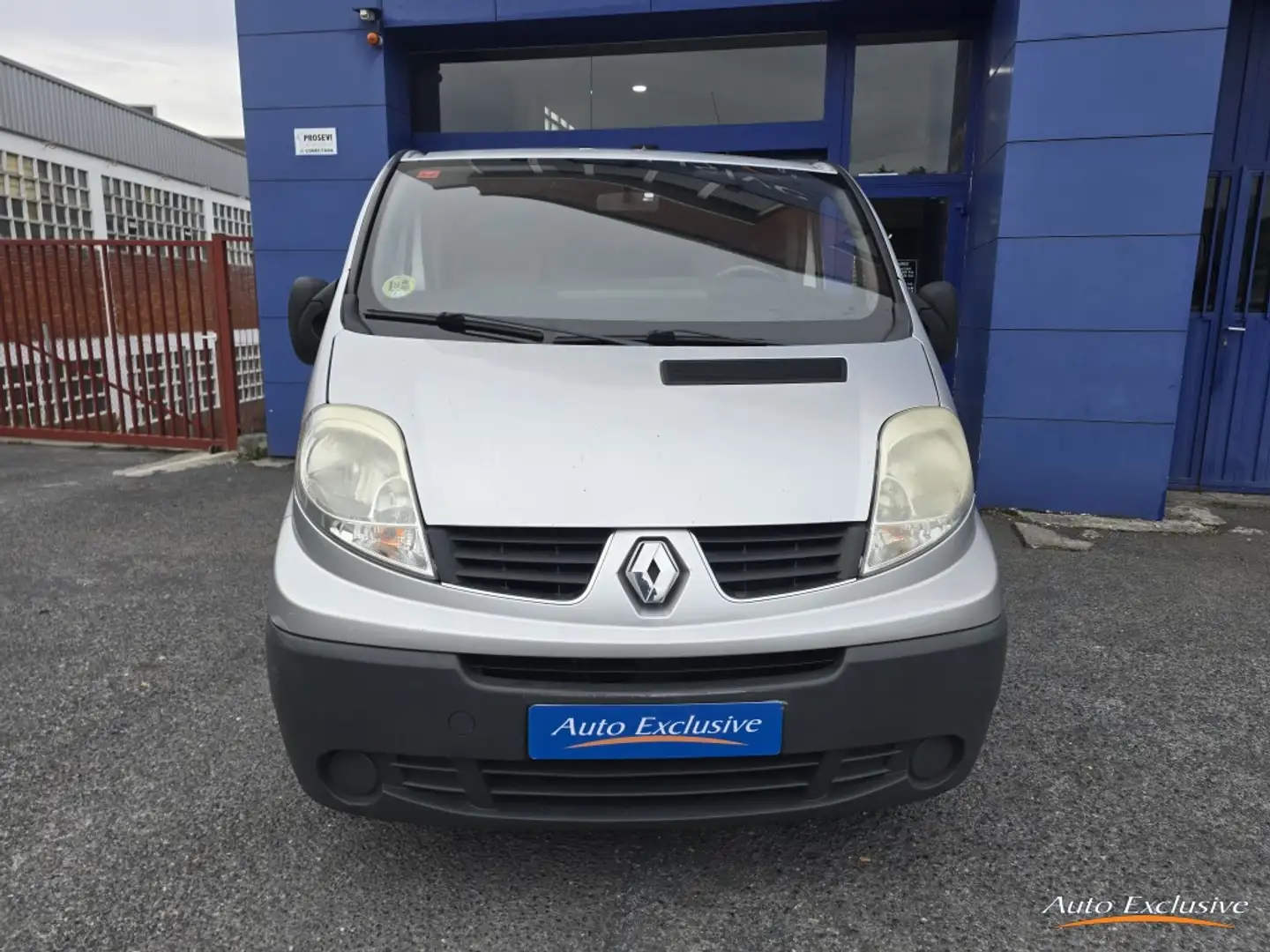 Renault Trafic 2.0dCi Combi9 29 CN 115 Gris - 2