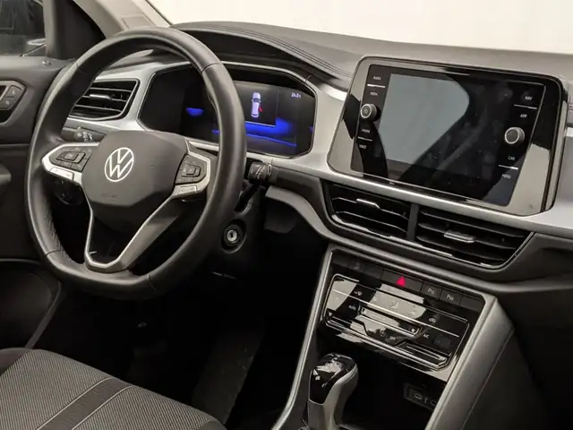 Volkswagen T-Roc view 6