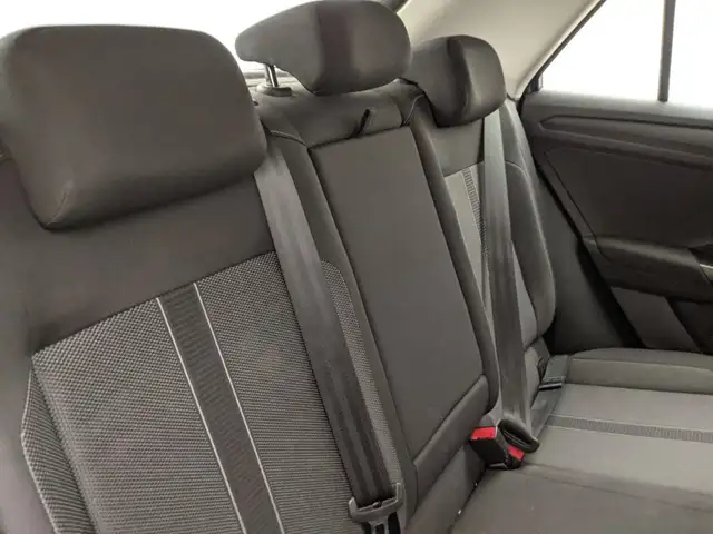 Volkswagen T-Roc view 8