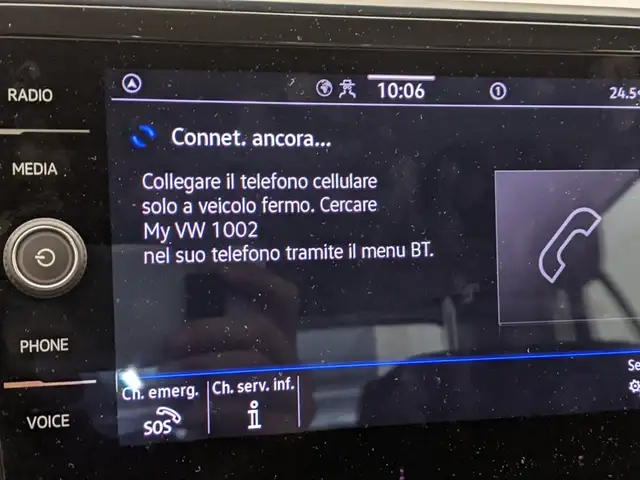 Volkswagen T-Roc view 13