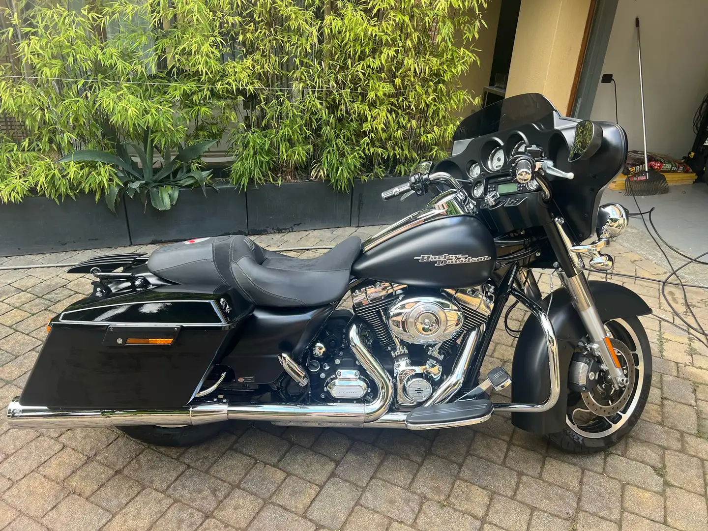 Harley-Davidson Street Glide FLHK Nero - 2