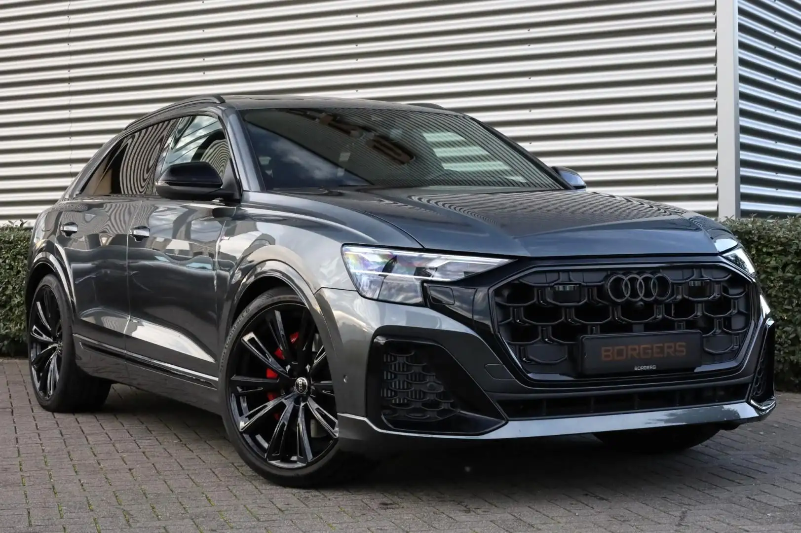 Audi Q8 60TFSIe Massage l Carbon l Panodak l Trekhaak l 23 Grijs - 1