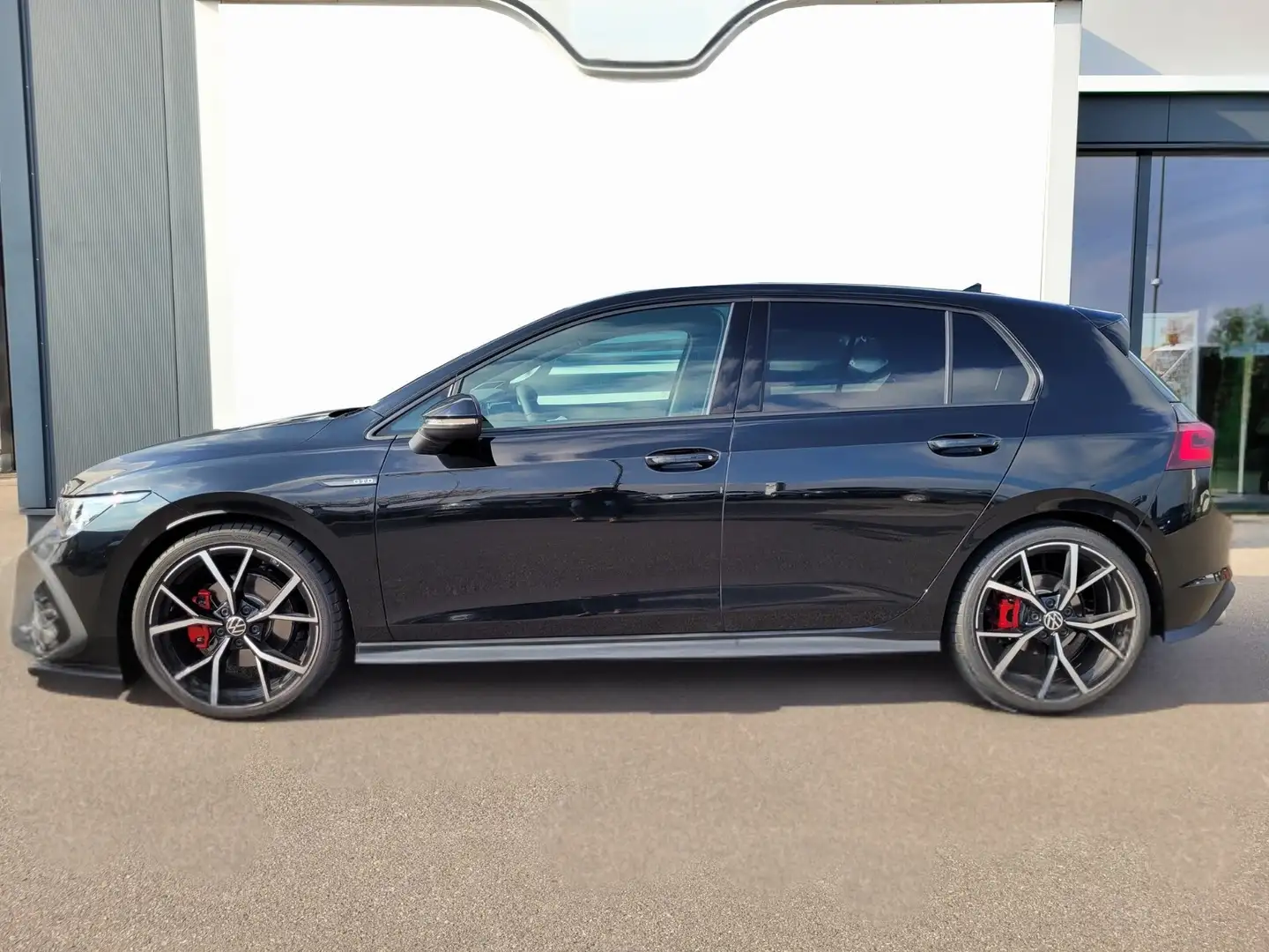 Volkswagen Golf VIII Lim. GTD 2.0 TDI 200 PS ANHÄNGERKUPPLUNG+NAV Black - 2