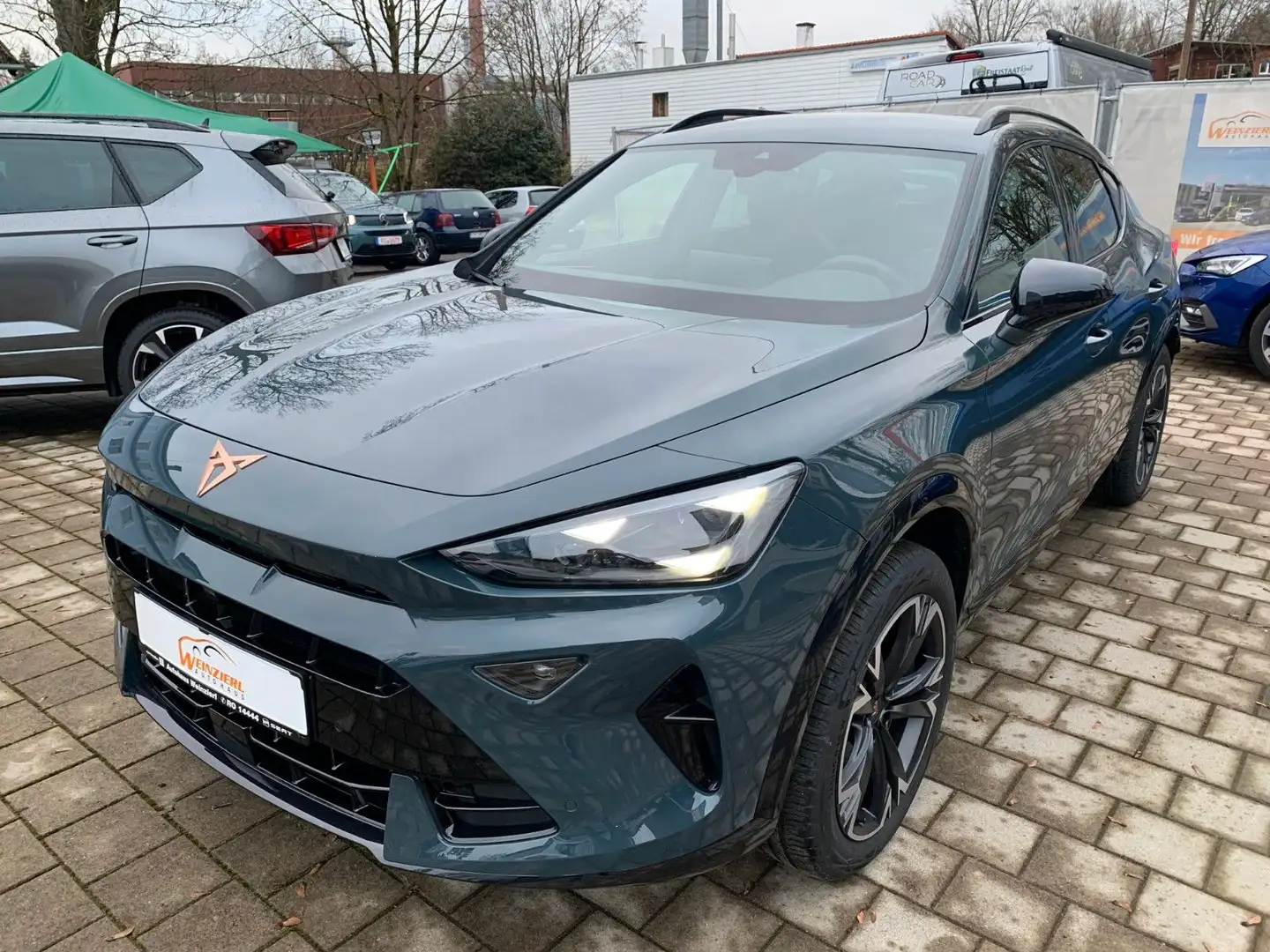 CUPRA Formentor 1.5 eTSI MHEV 150PS DSG Automatik Blau - 1