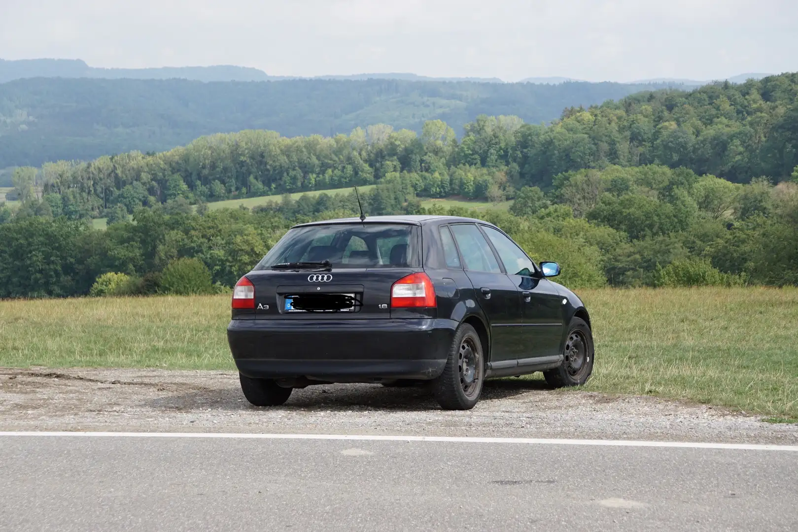 Audi A3 1.6 Ambiente - 1