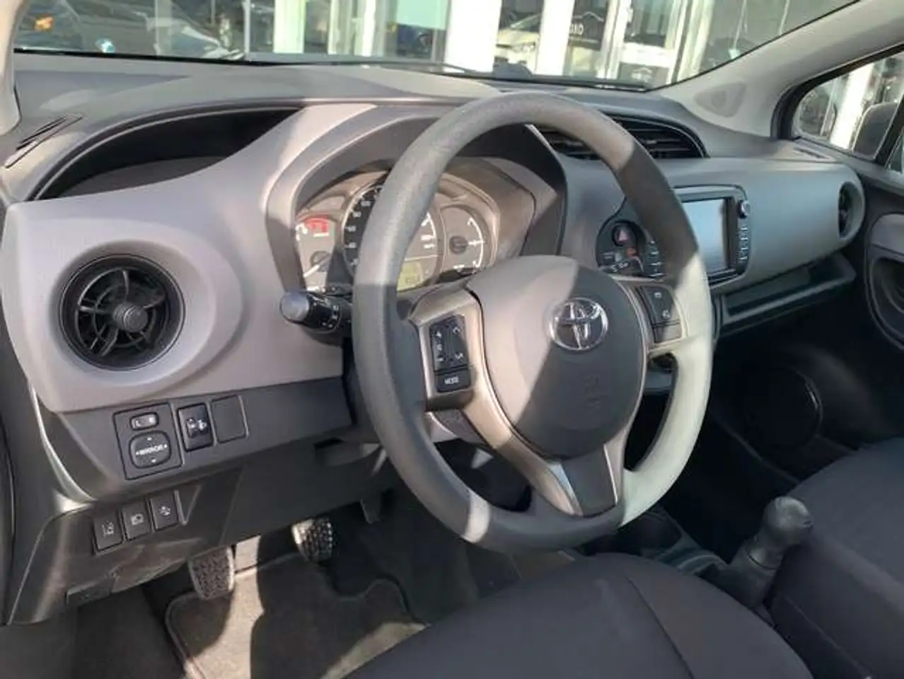 Toyota Yaris Yaris — photo 8