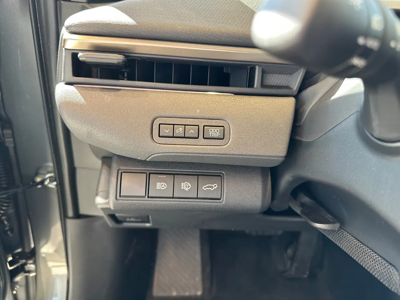 Toyota bZ4X AWD Lounge ACC+LED+Navi+SHZ+2xKlima+360+PDC 13