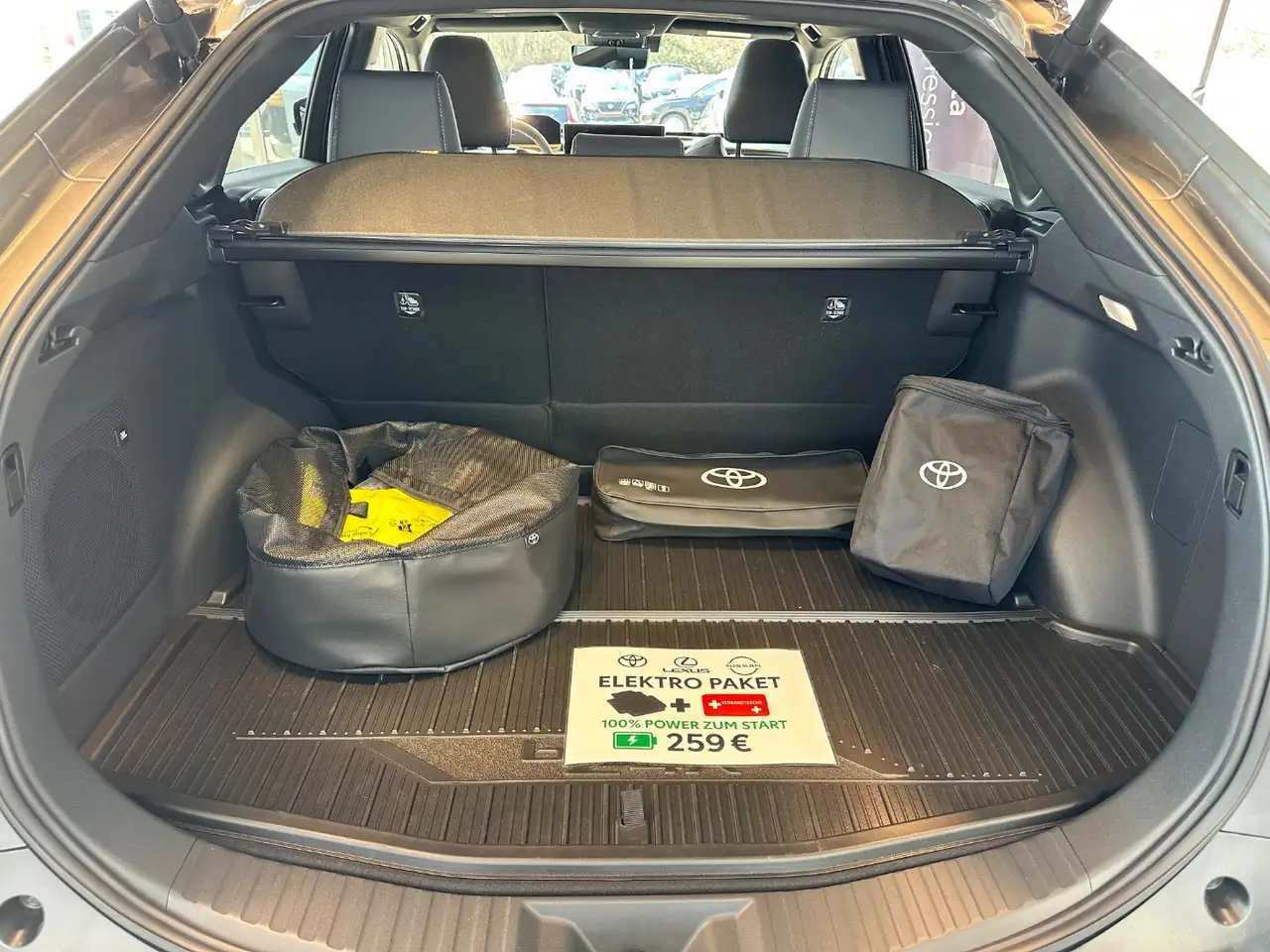 Toyota bZ4X AWD Lounge ACC+LED+Navi+SHZ+2xKlima+360+PDC 9
