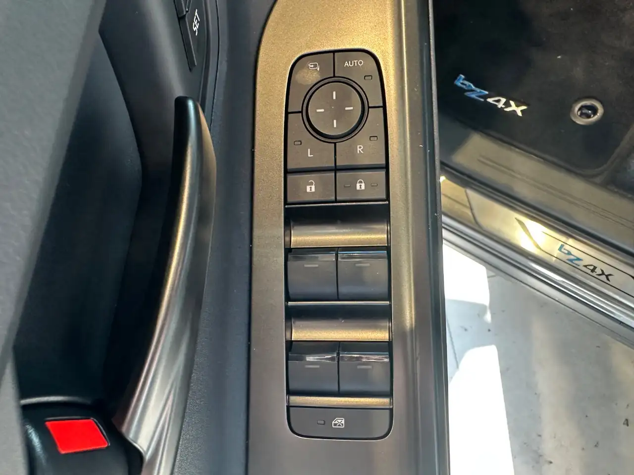 Toyota bZ4X AWD Lounge ACC+LED+Navi+SHZ+2xKlima+360+PDC 14