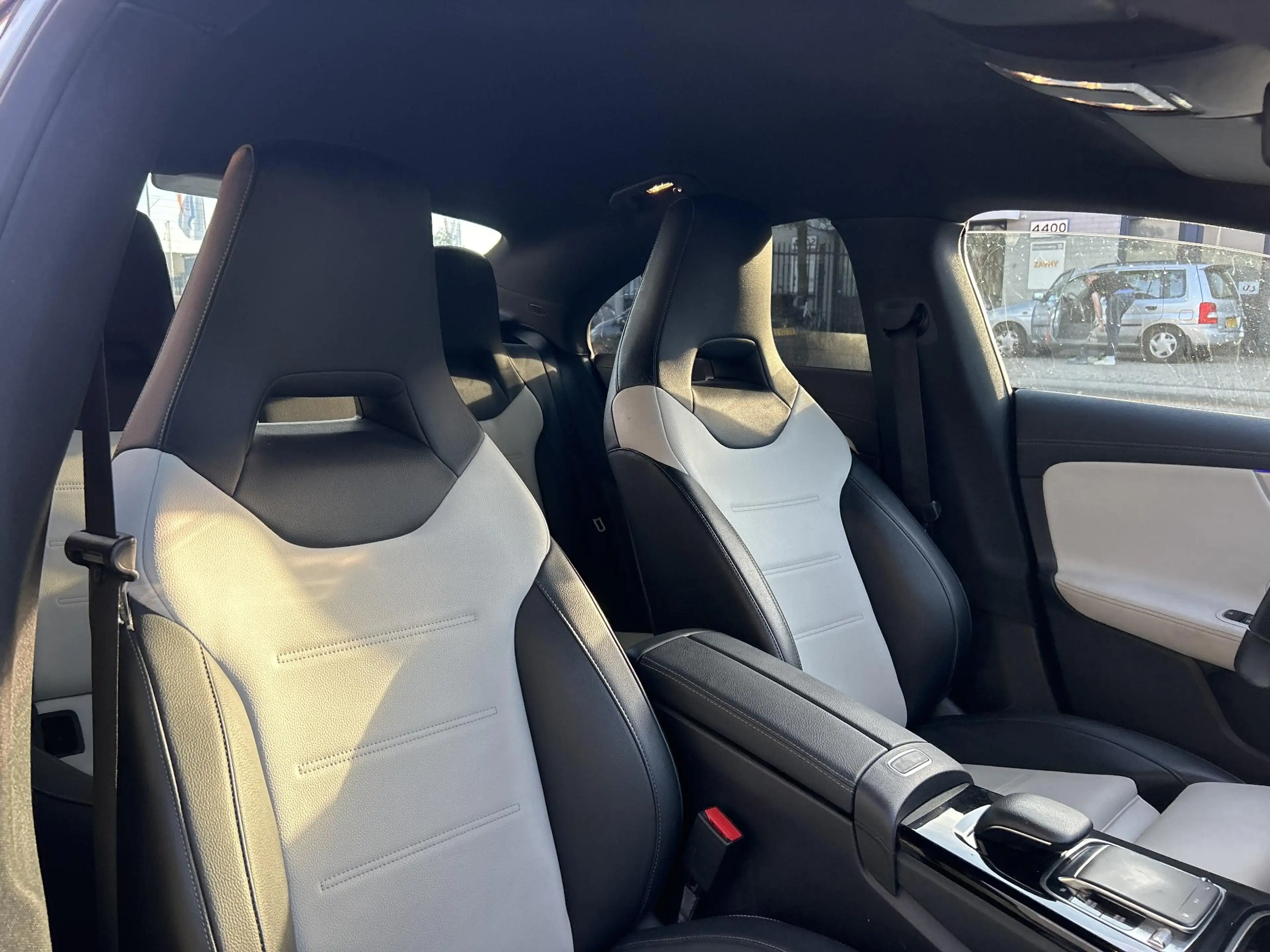 Mercedes-Benz CLA 220 Automaat | 190 PK | Widescreen | Camera | 2 Tone L — photo 4