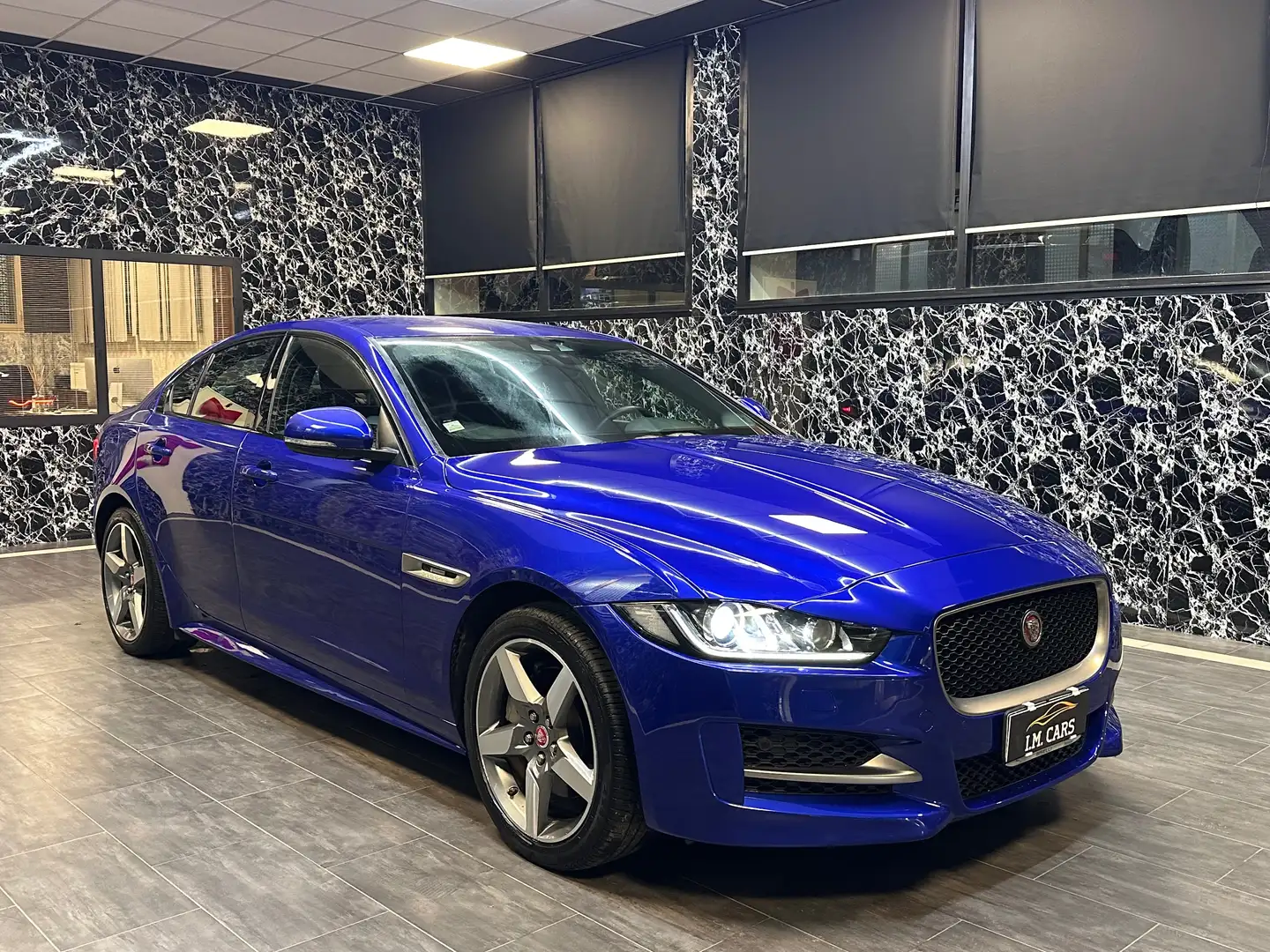 Jaguar XE 2.0d i4 R-Sport awd 240cv auto my18 Bleu - 1