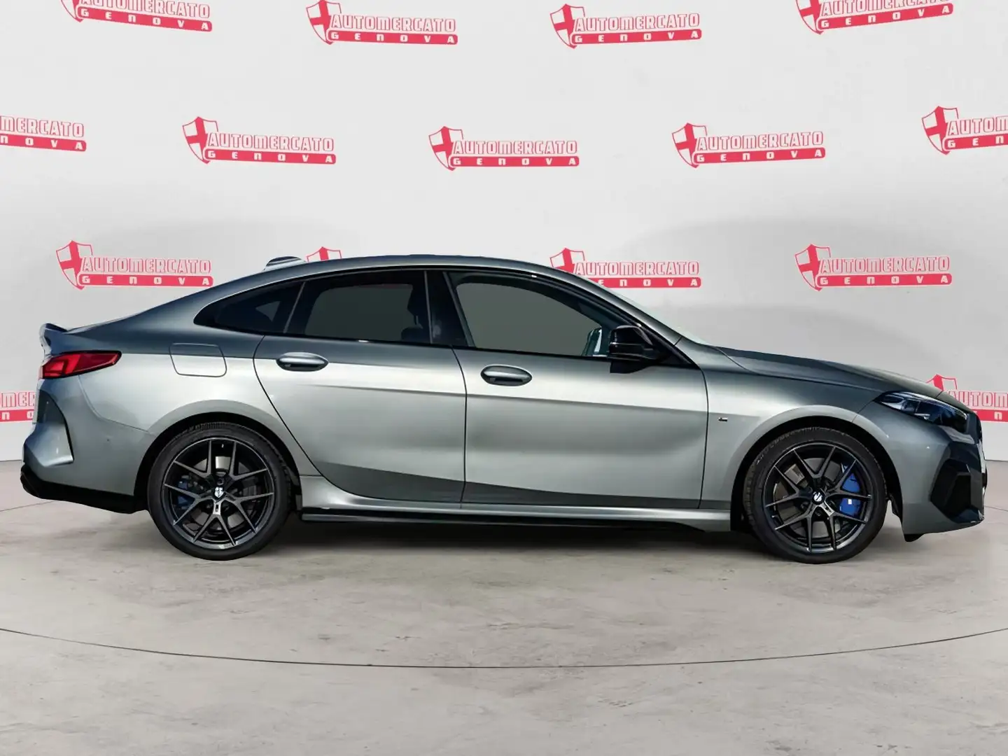 BMW 235 M 235 xDrive Gran Coupé Grau - 2