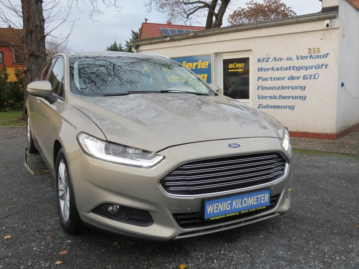 Ford Mondeo Turnier Aut.  SHZ.!!Temp.LED!! SR+WR Beige - 2
