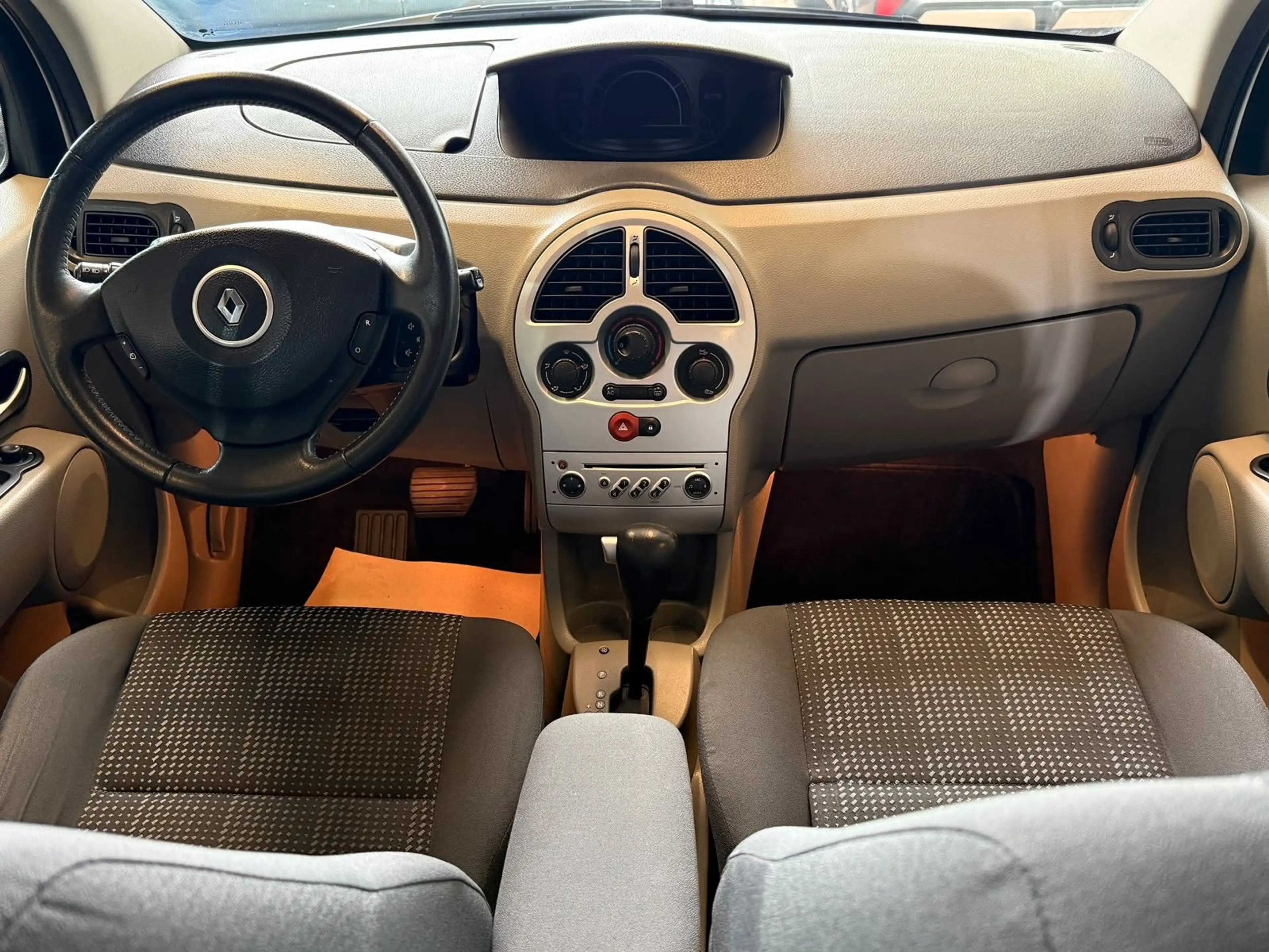 Renault Modus Tech'Run Automatik / 1. Hand / Fahrradträg — photo 14