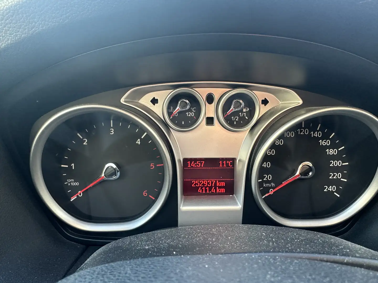 Ford Focus Turnier 1.6 TDCi DPF Titanium Argento - 1