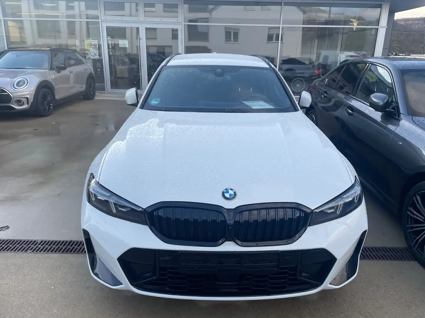 BMW 320 3 Touring 320 d M Sport Weiß - 2