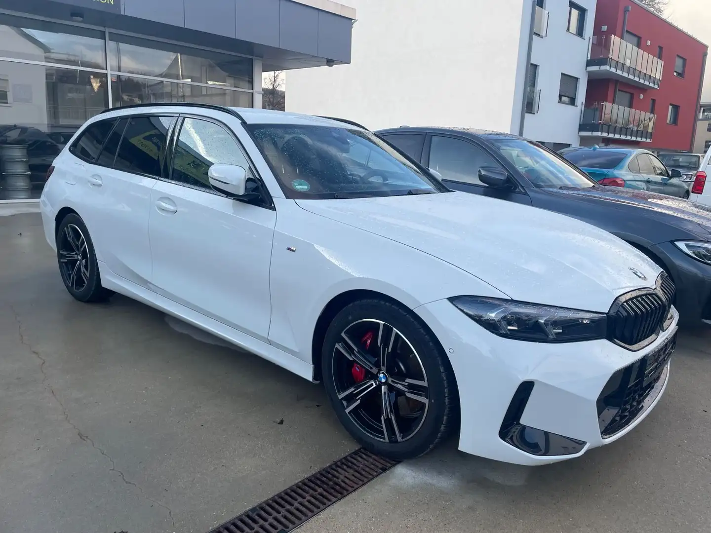 BMW 320 3 Touring 320 d M Sport Weiß - 1