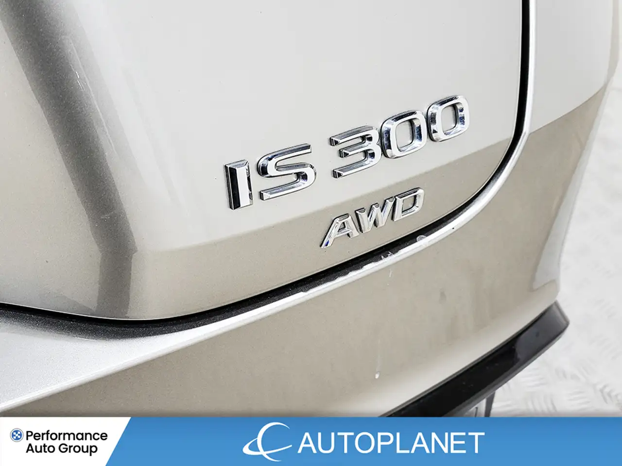 Lexus IS снимка Lexus IS
