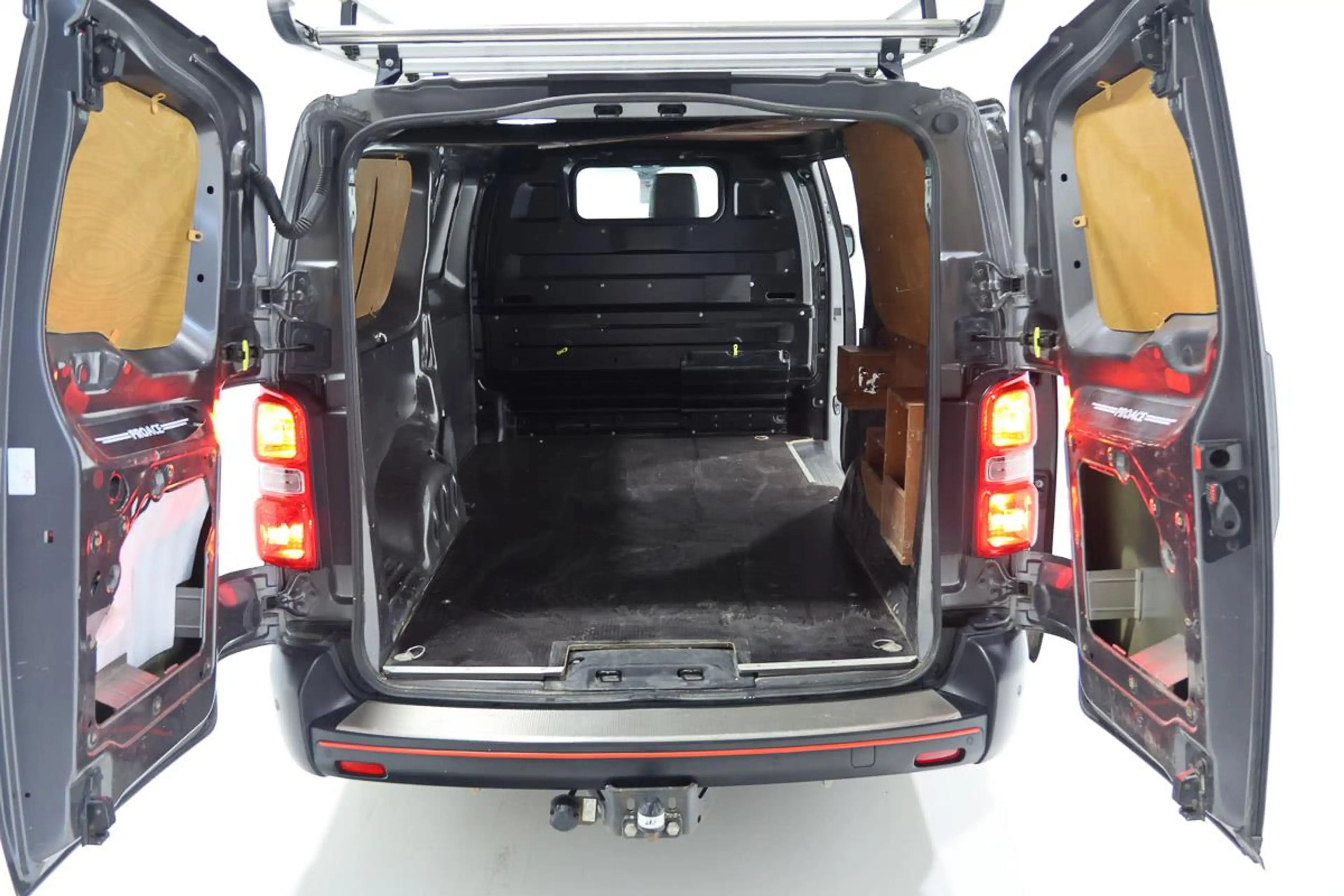 Toyota Proace 2.0 HDI 180 BVA L3 3 PLACES ATTELAGE CARPLAY CAM — photo 10