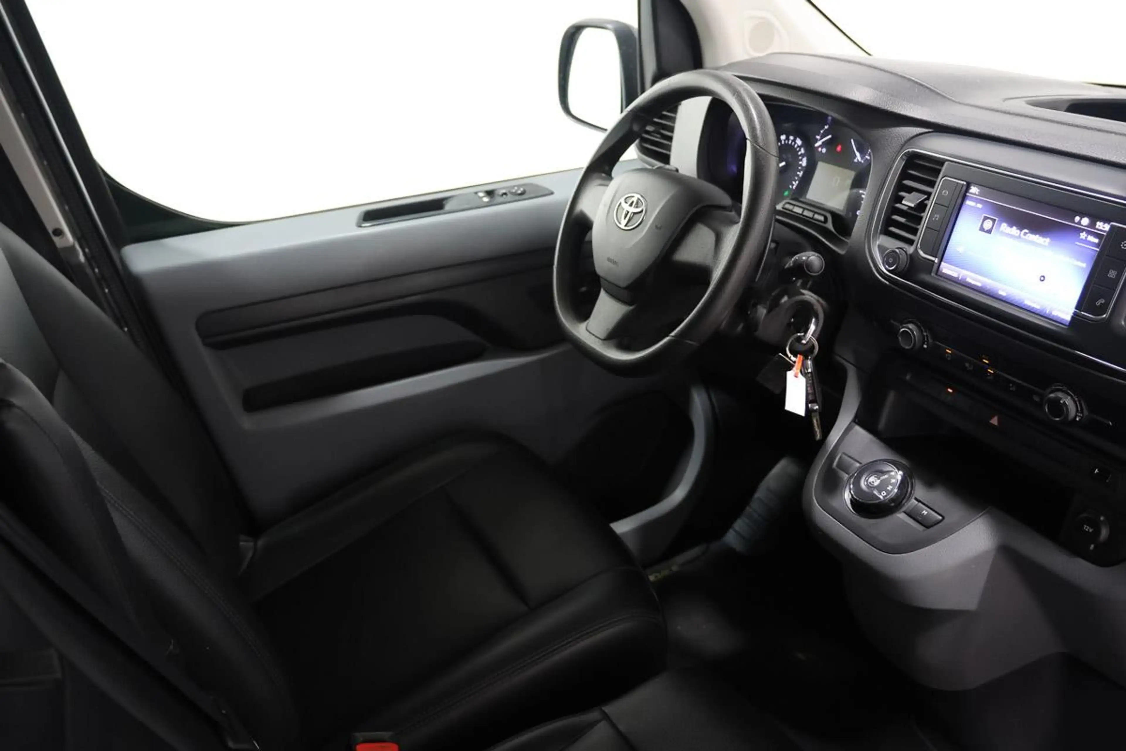 Toyota Proace 2.0 HDI 180 BVA L3 3 PLACES ATTELAGE CARPLAY CAM — photo 8
