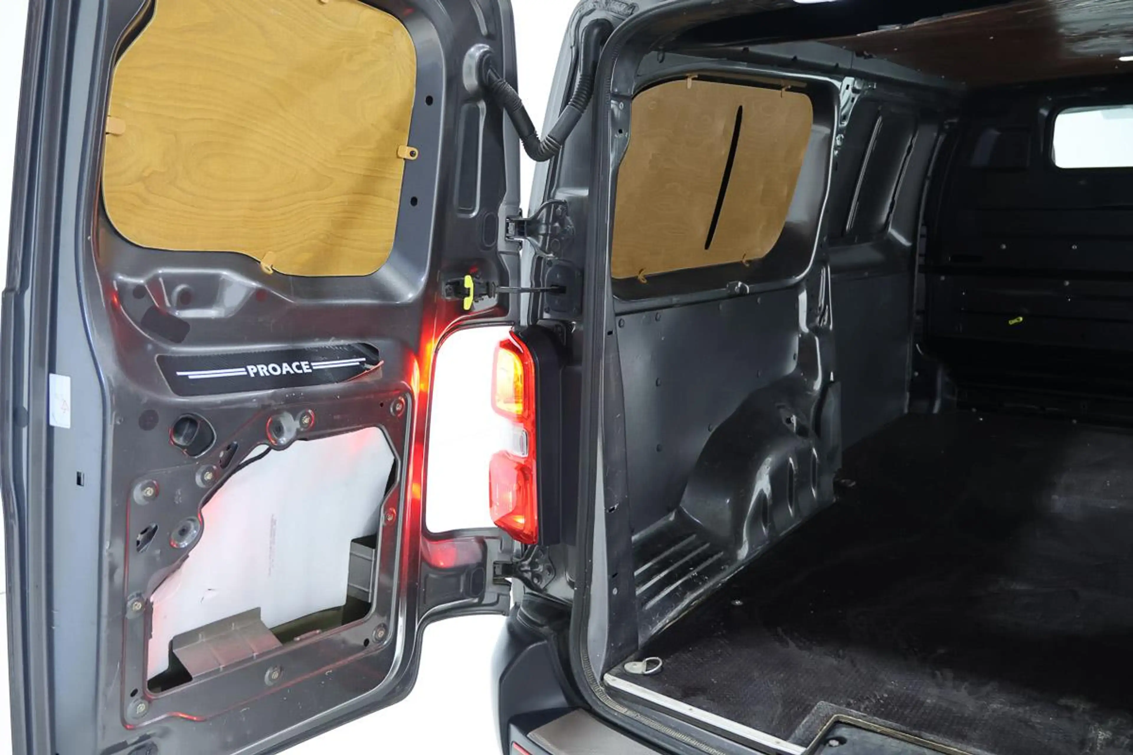Toyota Proace 2.0 HDI 180 BVA L3 3 PLACES ATTELAGE CARPLAY CAM — photo 11