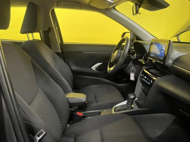 Toyota Yaris Cross view 6