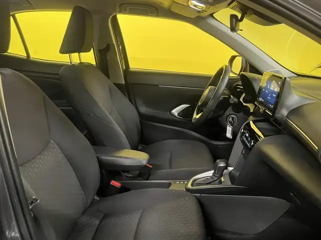 Toyota Yaris Cross view 5