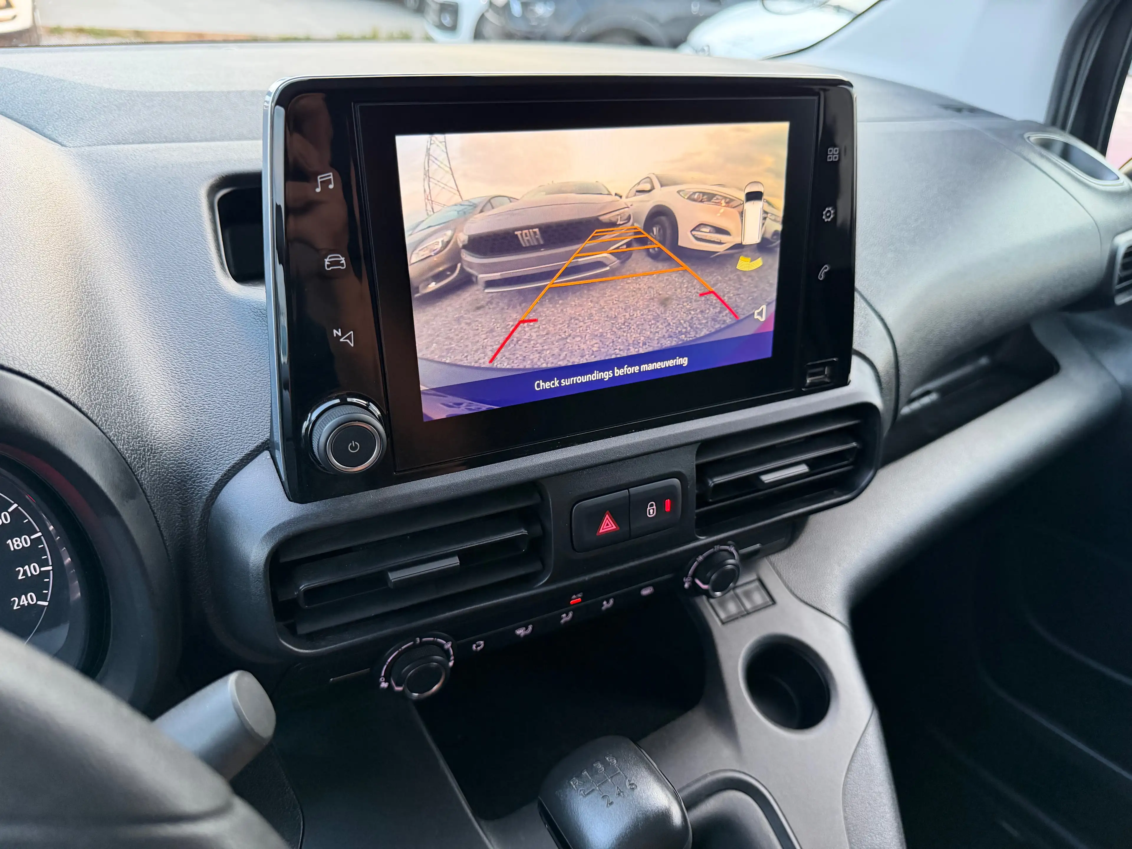 Peugeot Partner 29000 KM !! - 2022 !! - 2 PLACES - CAMERA - CAR PLAY — photo 12