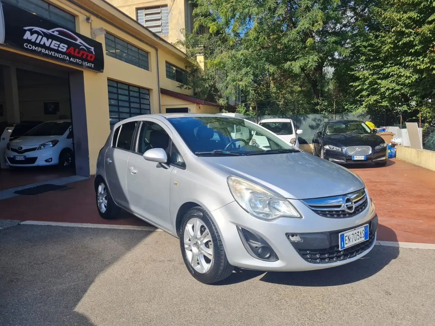 Opel Corsa Corsa IV 2010 5p 1.2 Club Gpl-tech 85cv Gris - 2