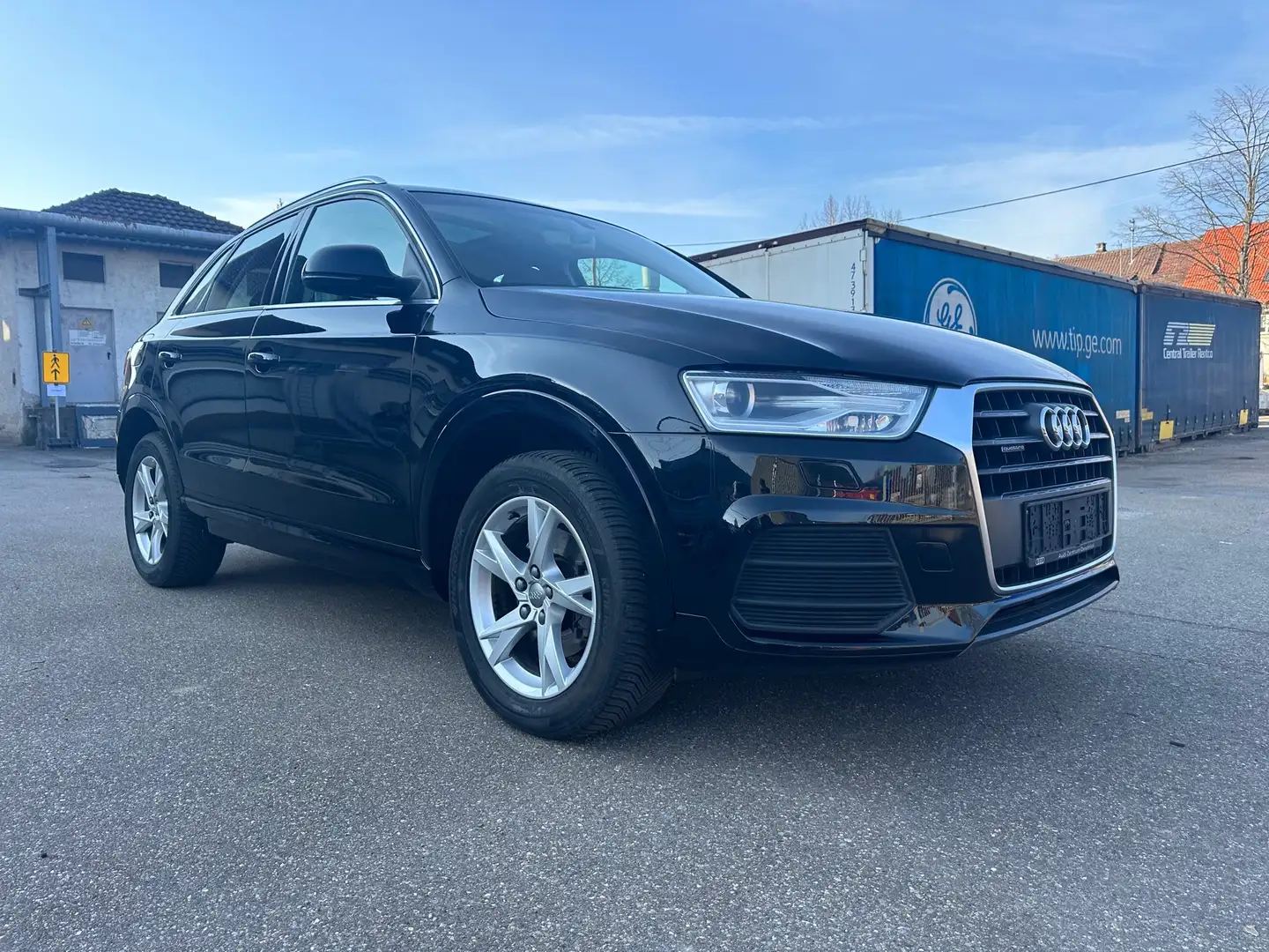 Audi Q3 sport quattro Automatik Panoramadach Schwarz - 1