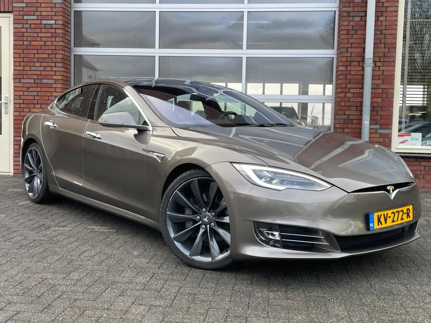 Tesla Model S 90D Base | SOH 87% | Free Supercharging | Panorama Grijs - 2