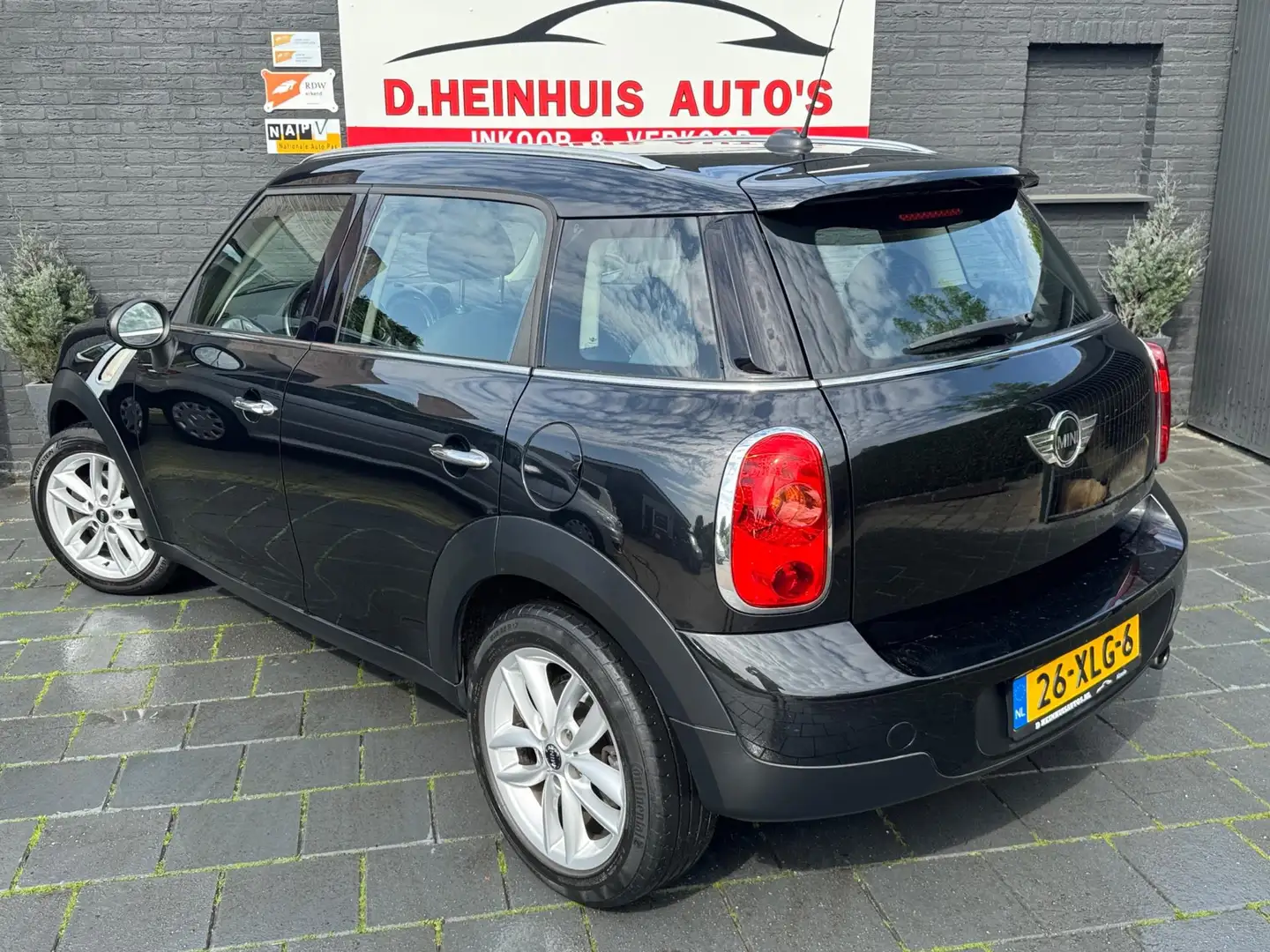 MINI Cooper Countryman Mini 1.6 Edition *APK NIEUW* Zwart - 2