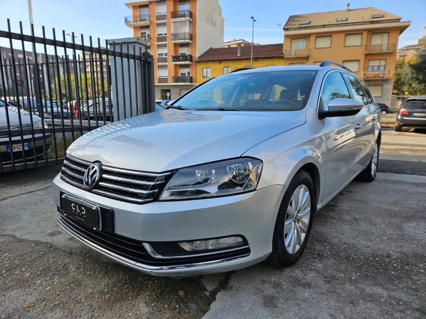 Volkswagen Passat Var. 1.6 TDI BlueMotion Tech. Grau - 2
