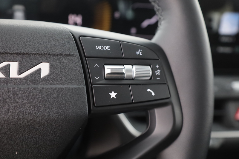 Kia Ceed SW / cee'd SW K4 Sportswagon 1.6 T-GDI Aut. LED ACC Navi — photo 17
