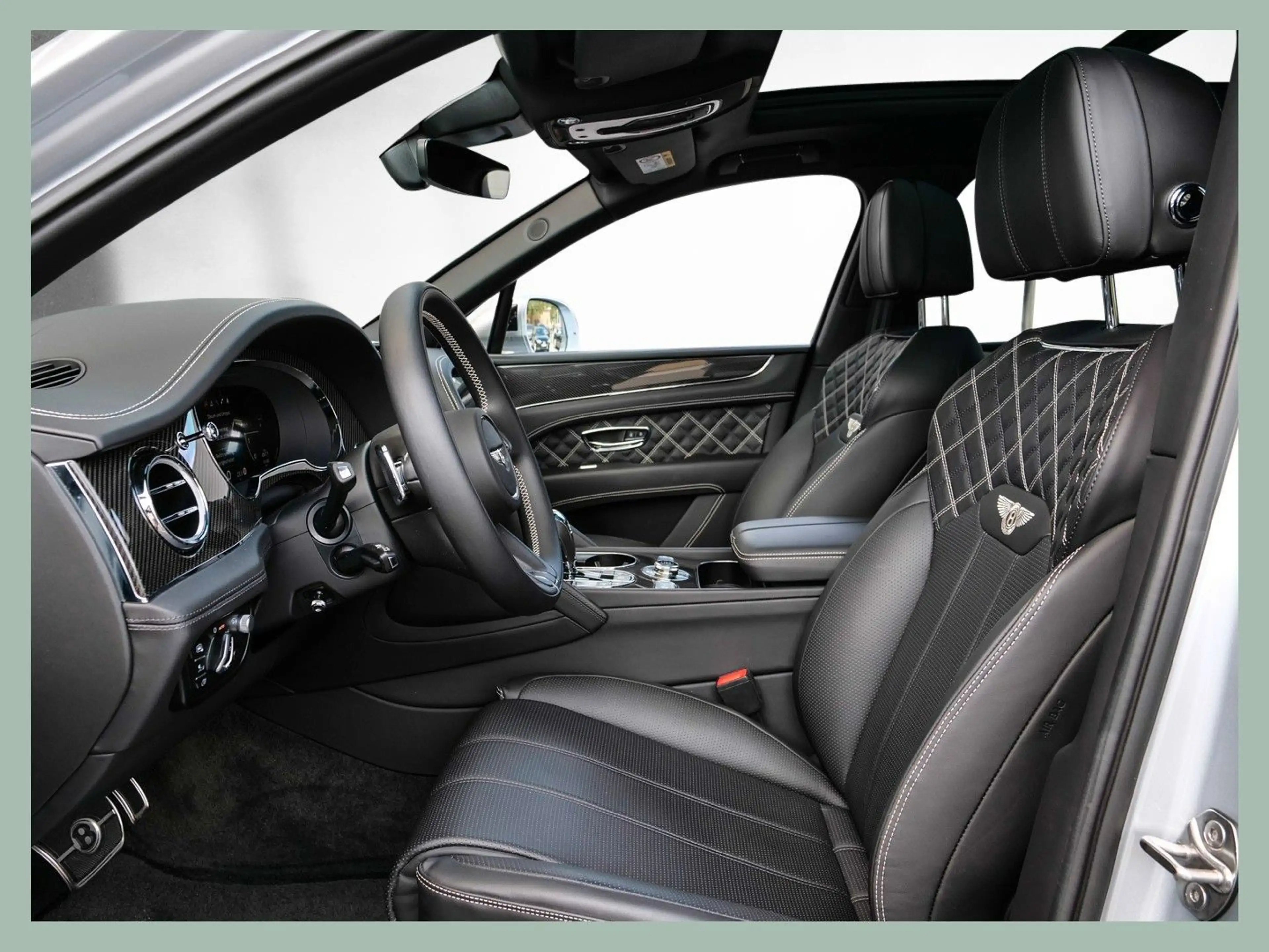 Bentley Bentayga V8 First Edition // BENTLEY DÜSSELDORF — photo 7