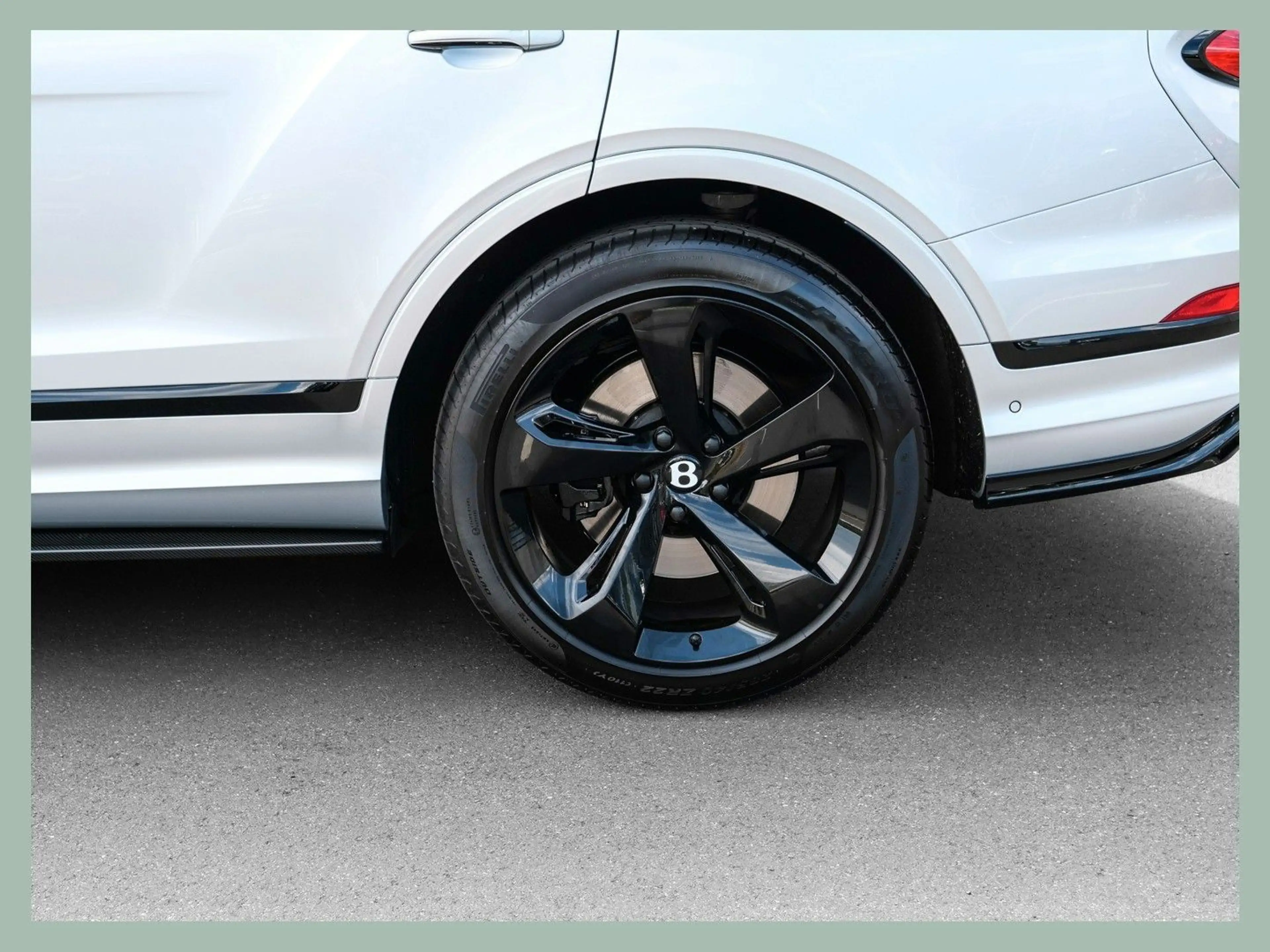 Bentley Bentayga V8 First Edition // BENTLEY DÜSSELDORF — photo 6