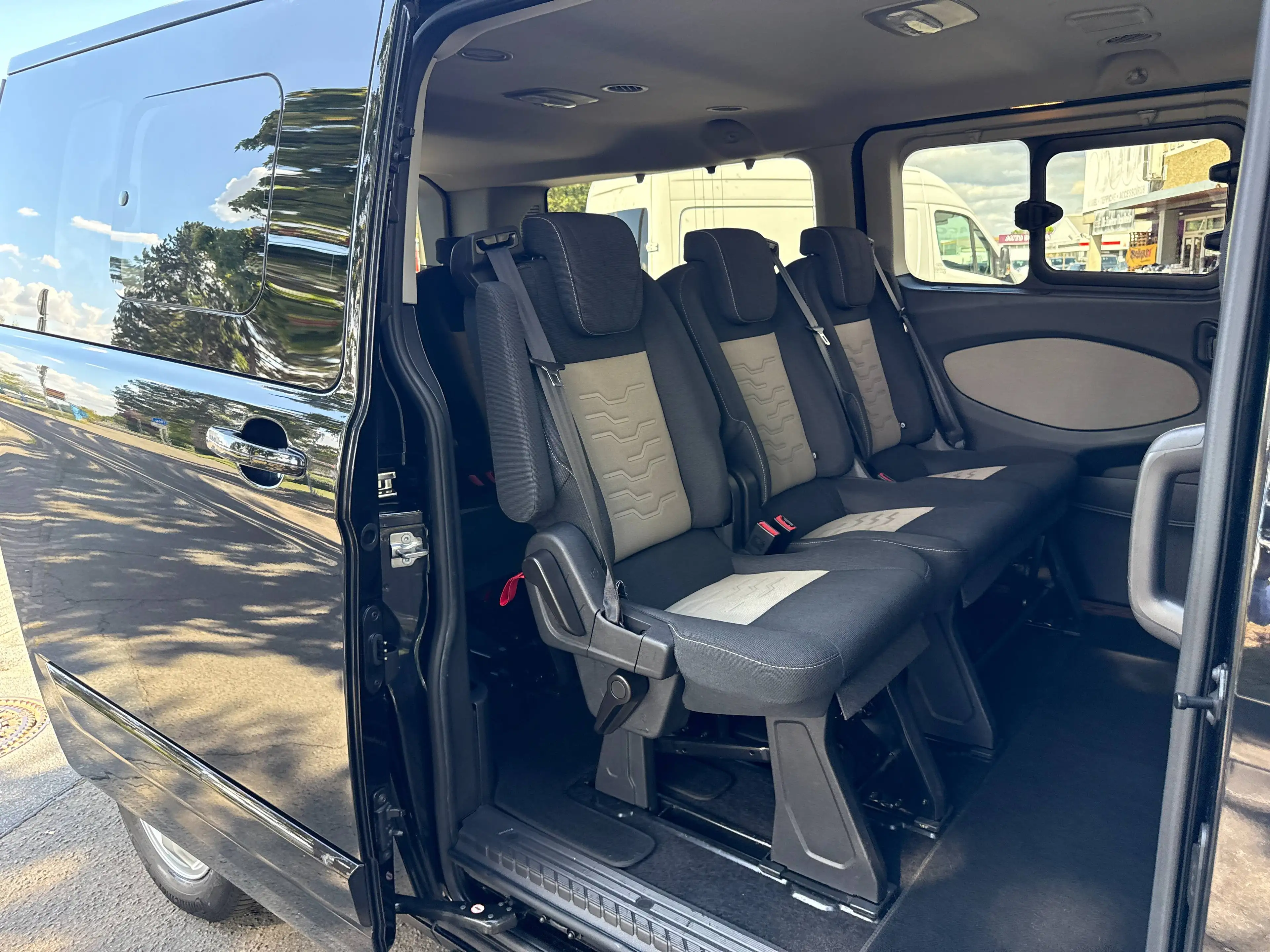 Ford Tourneo Custom 2.0 TDCi 310 L2 Tourneo Titanium (AHK*8xSITZER) — photo 14