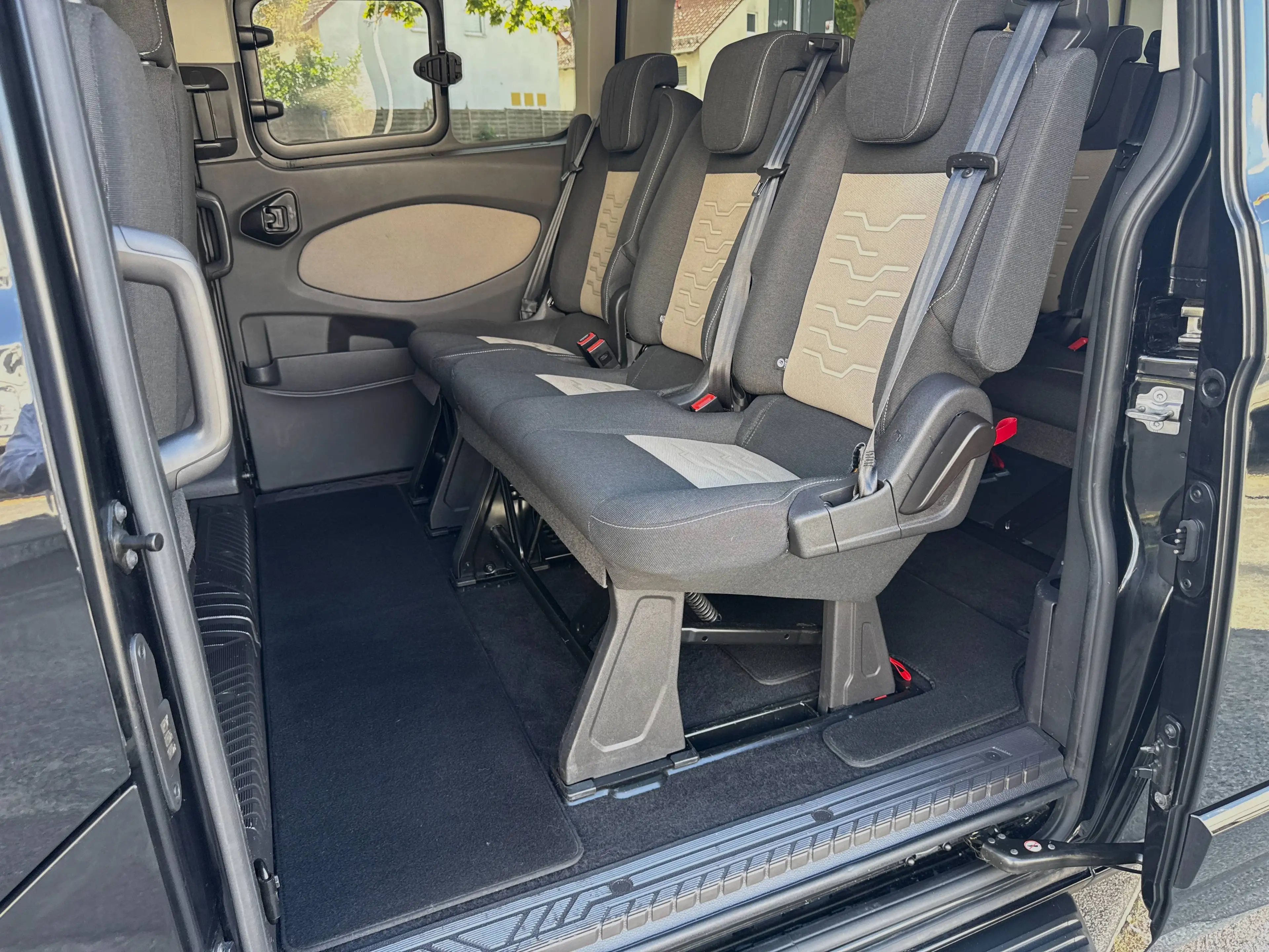 Ford Tourneo Custom 2.0 TDCi 310 L2 Tourneo Titanium (AHK*8xSITZER) — photo 15