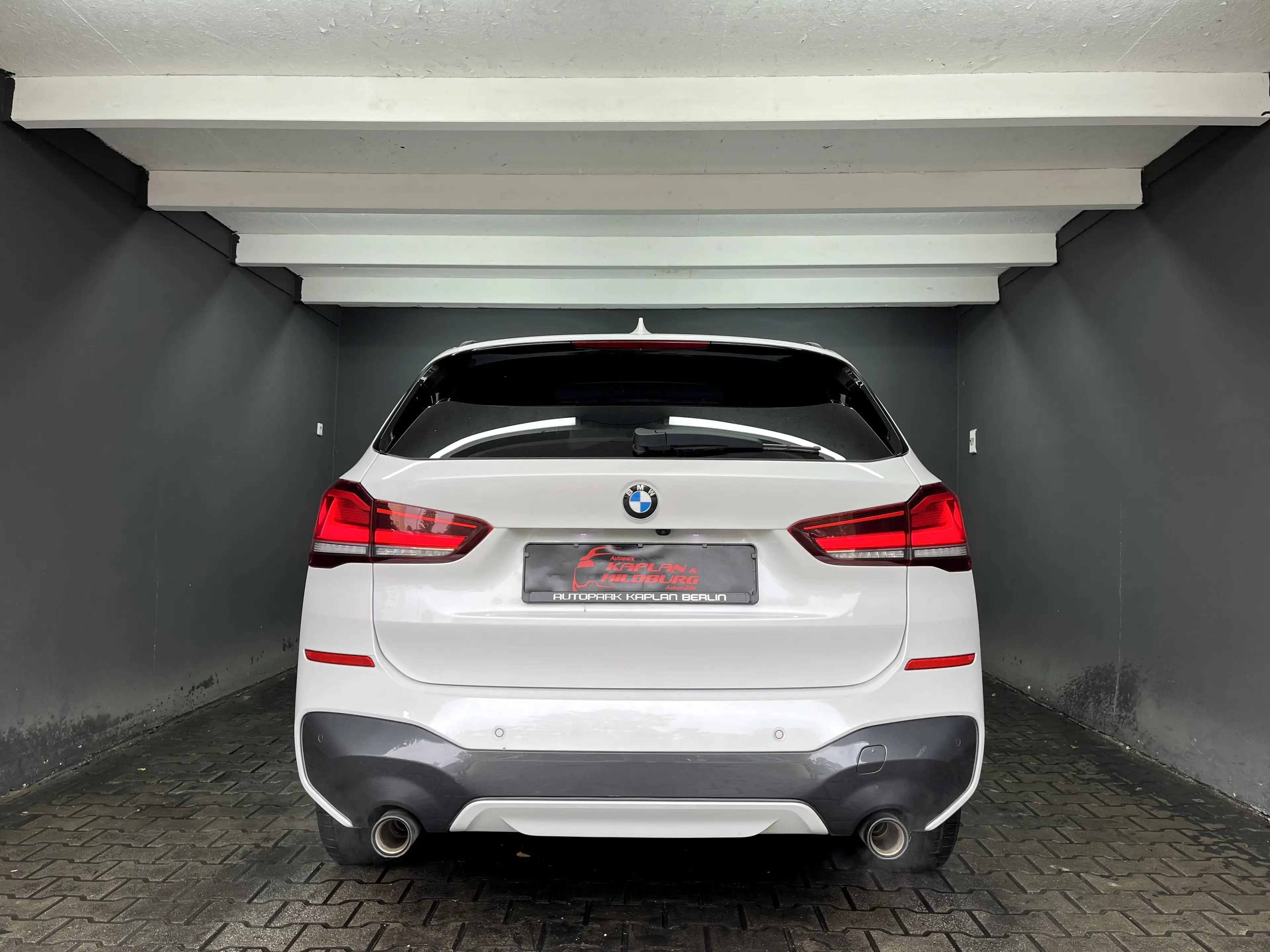BMW X1 xDrive 20 i M Sport, PANO, HUD, R-KAMERA — photo 5