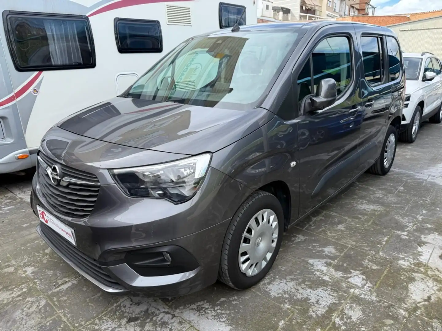 Opel Combo Life 1.5TD S/S Innovation L AT8 130 Gris - 1