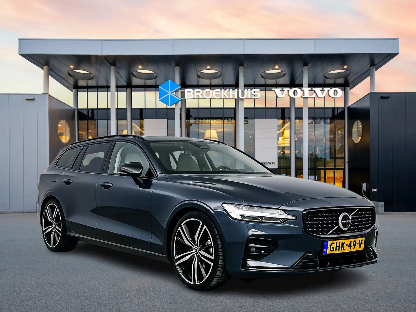 Volvo V60 B4 Ultra Dark | 20" | Geventileerd nappa | Massage Azul - 2