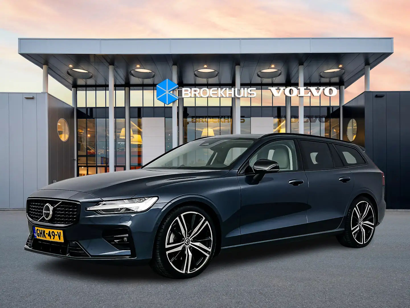 Volvo V60 B4 Ultra Dark | 20" | Geventileerd nappa | Massage Azul - 1