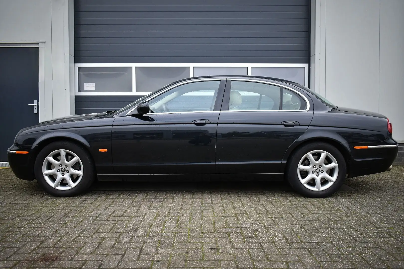 Jaguar S-Type 2.7D V6 iDition Automaat lage km.stand lees tekst Zwart - 2