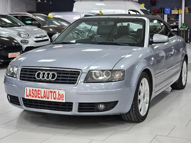 Audi A4 Cabriolet 1.8i Turbo S Line Cuir Chauffants Radio