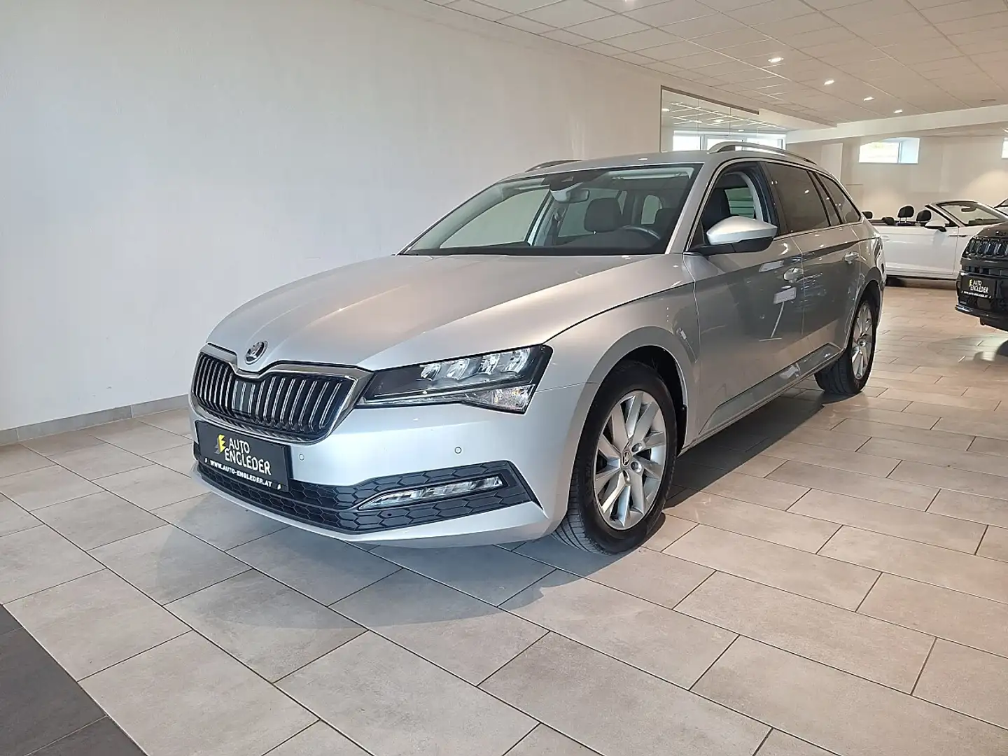 Skoda Superb Kombi 2,0 TDI Executive DSG Silber - 2
