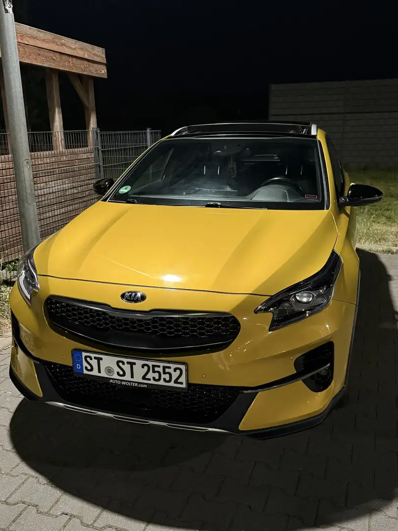 Kia XCeed Launch Edition Золотистый - 2