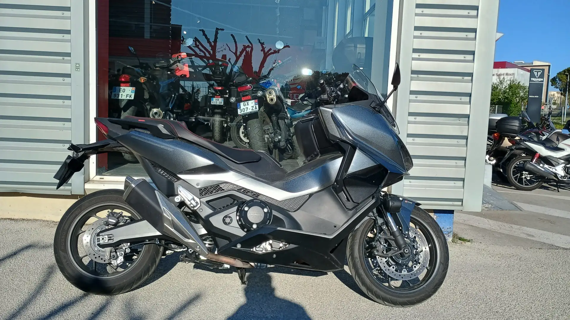 Honda Forza 750 Gris - 2