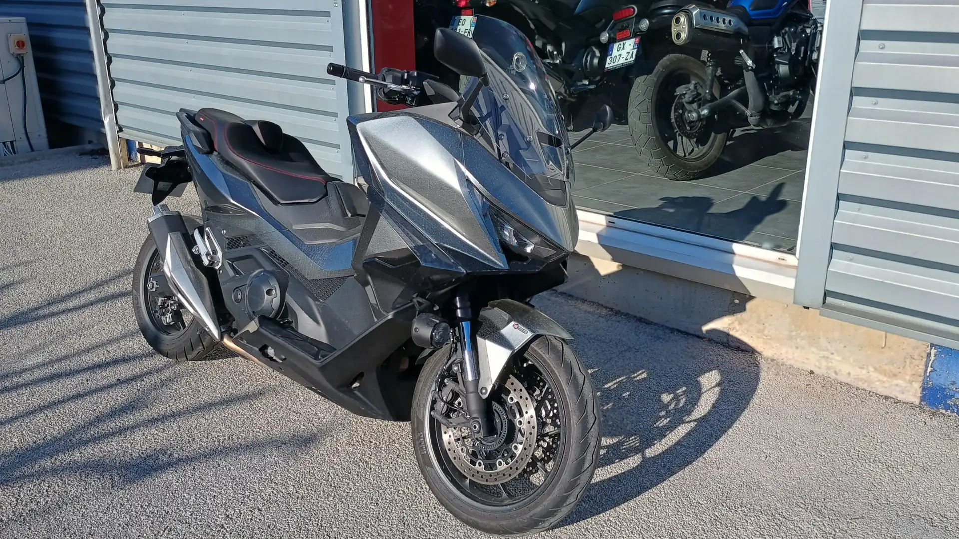 Honda Forza 750 Gris - 1