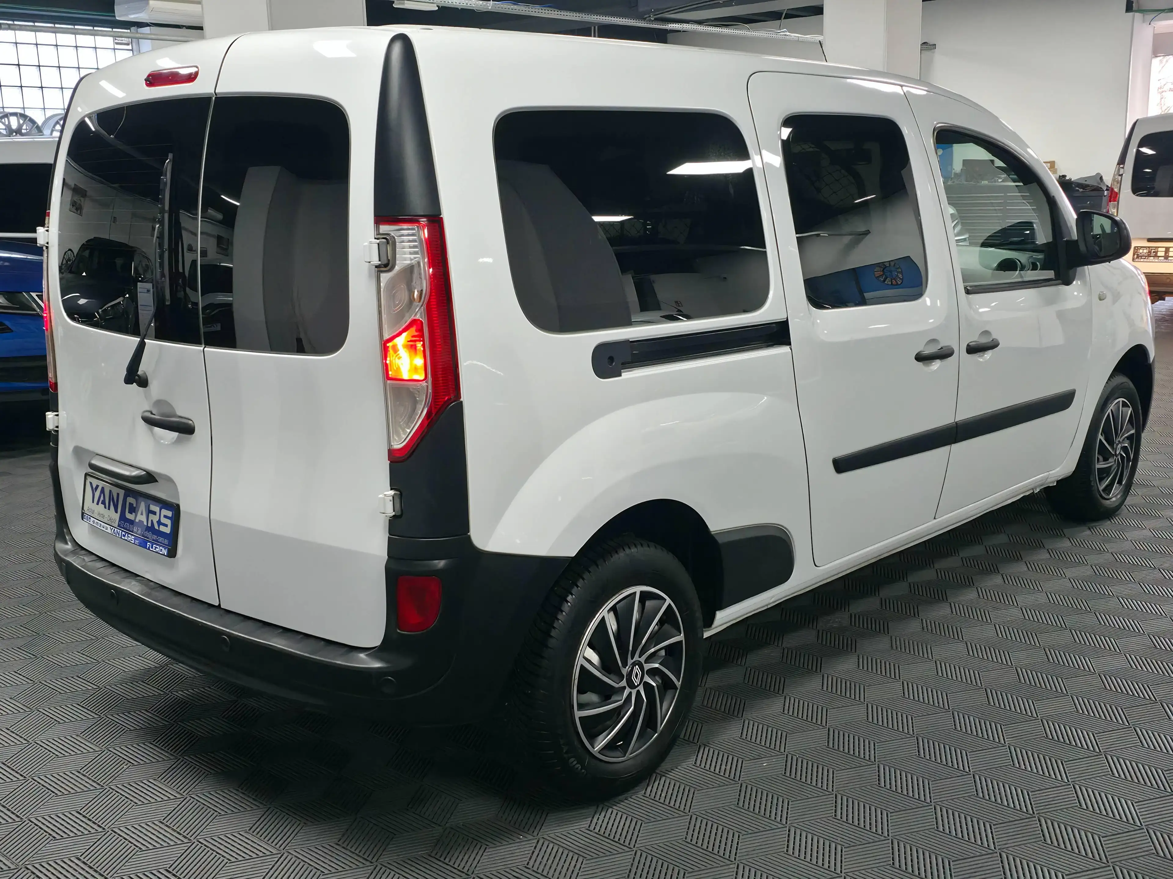 Renault Kangoo MAXI 1.5 dCi 95ch — 64.895 km — Embrayage + Volant Moteur + Direction NEUFS — Garantie 1 an — photo 9